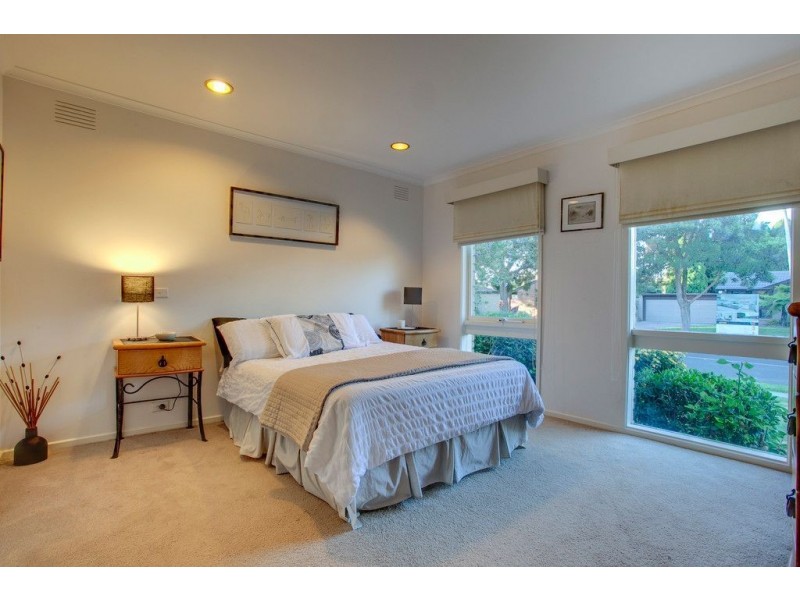 13 Newstead Way, Wantirna South VIC 3152