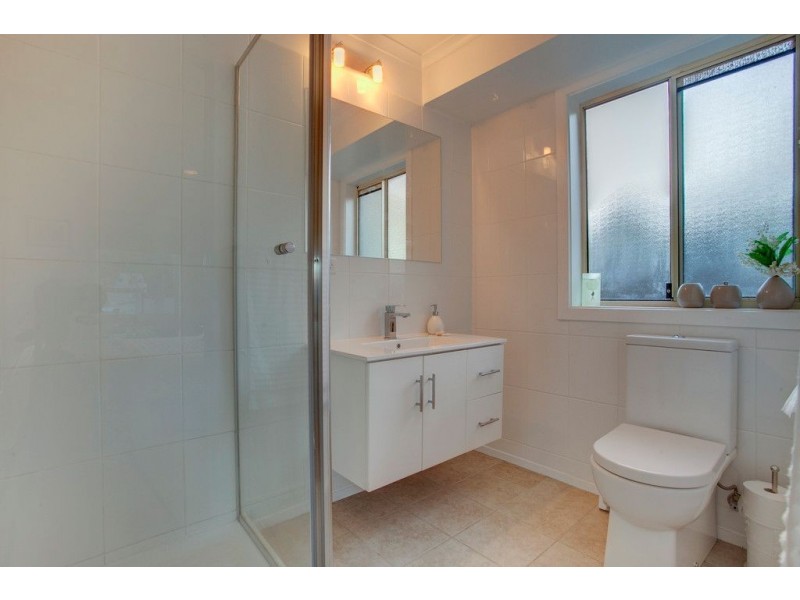 13 Newstead Way, Wantirna South VIC 3152