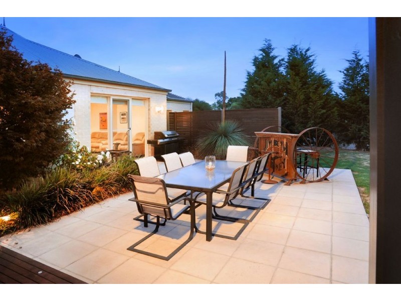 322 Hallam North Road, Lysterfield South VIC 3156