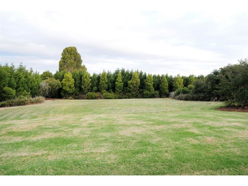 322 Hallam North Road, Lysterfield South VIC 3156