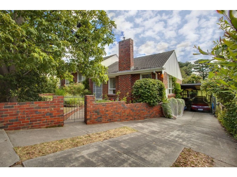 12 Bruce Crescent, Ferntree Gully VIC 3156