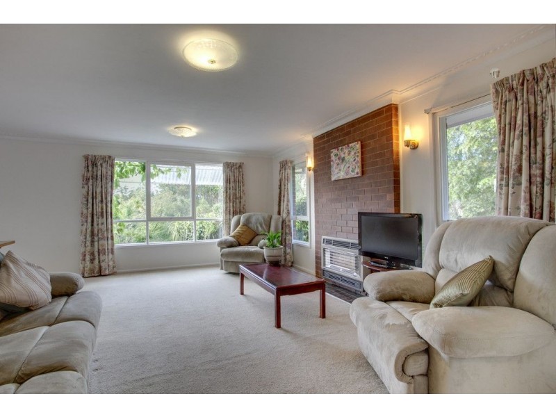 12 Bruce Crescent, Ferntree Gully VIC 3156