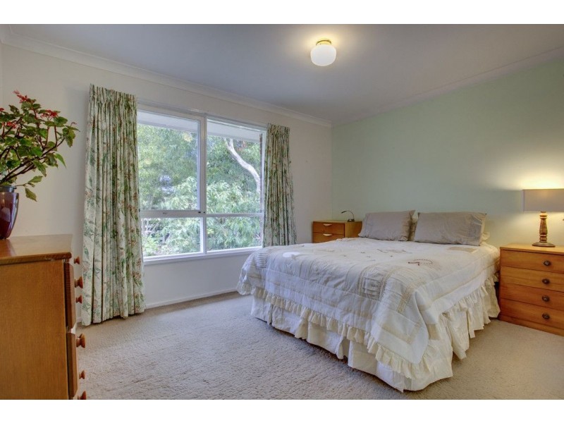 12 Bruce Crescent, Ferntree Gully VIC 3156