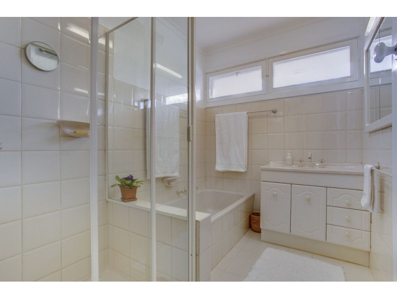 12 Bruce Crescent, Ferntree Gully VIC 3156