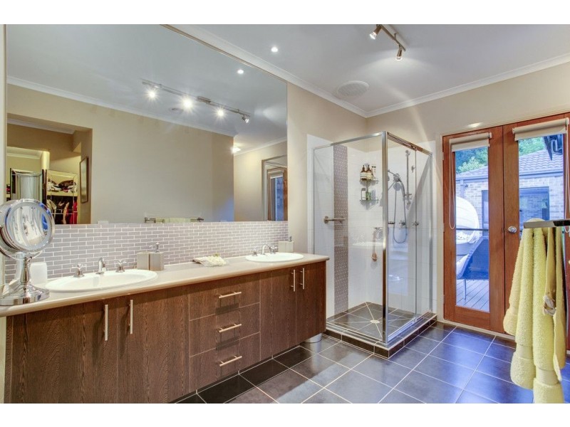 16 Mercia Avenue, The Basin VIC 3154