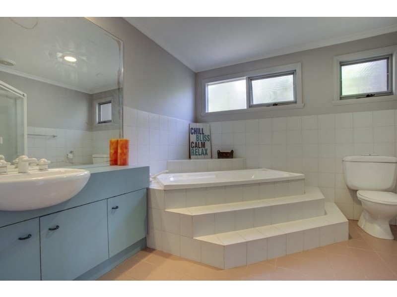 36 Grandview Crescent, Upper Ferntree Gully VIC 3156