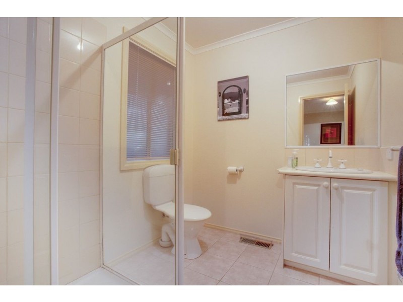 2/50 Kanooka Road, Wantirna South VIC 3152