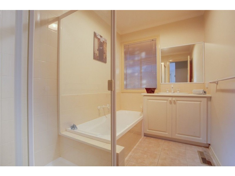 2/50 Kanooka Road, Wantirna South VIC 3152