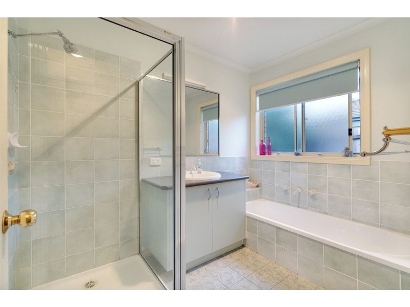 2 Willow Road, Upper Ferntree Gully VIC 3156