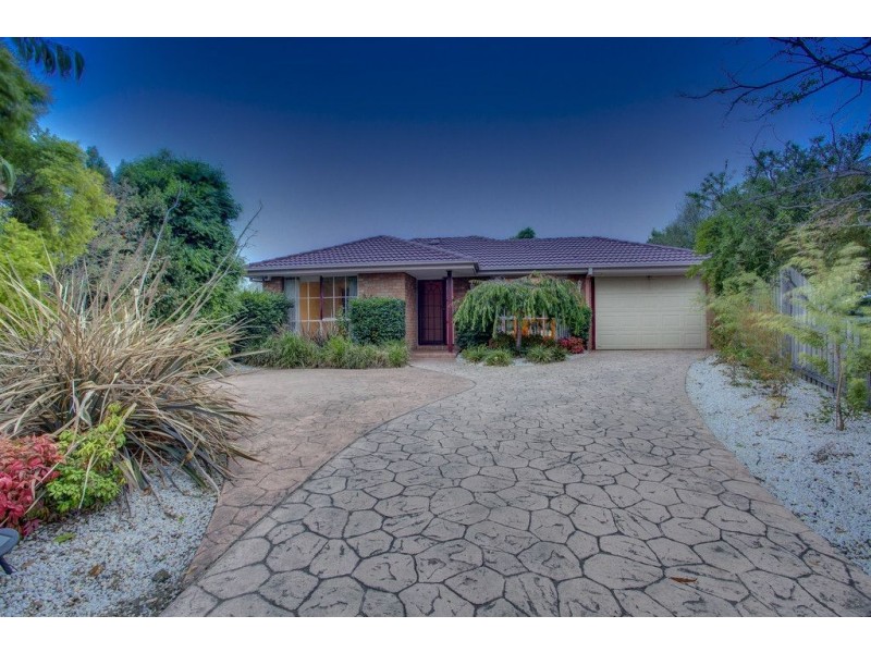 8 Meadowview Court, Ferntree Gully VIC 3156