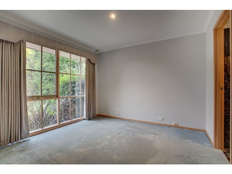 8 Meadowview Court, Ferntree Gully VIC 3156