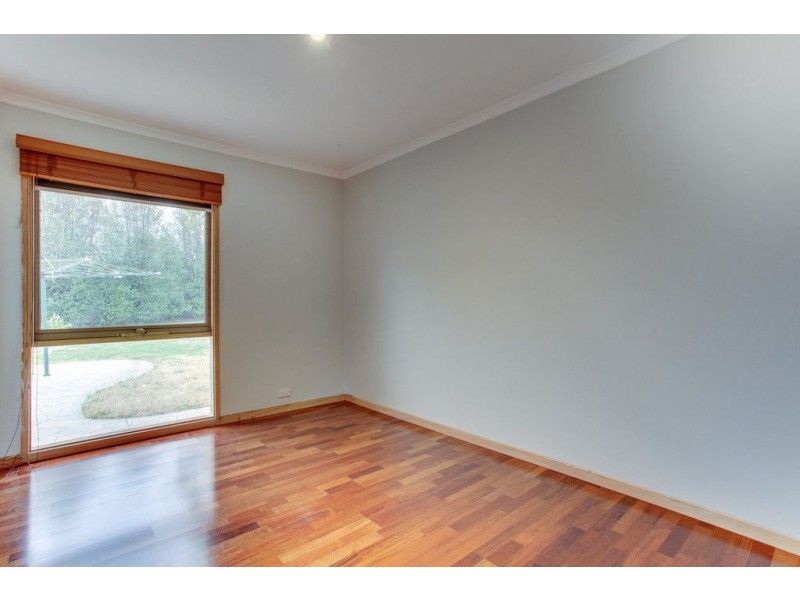 8 Meadowview Court, Ferntree Gully VIC 3156