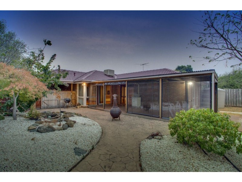 8 Meadowview Court, Ferntree Gully VIC 3156