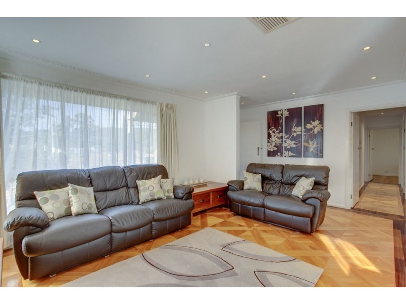 18 Roberts Street, Ferntree Gully VIC 3156