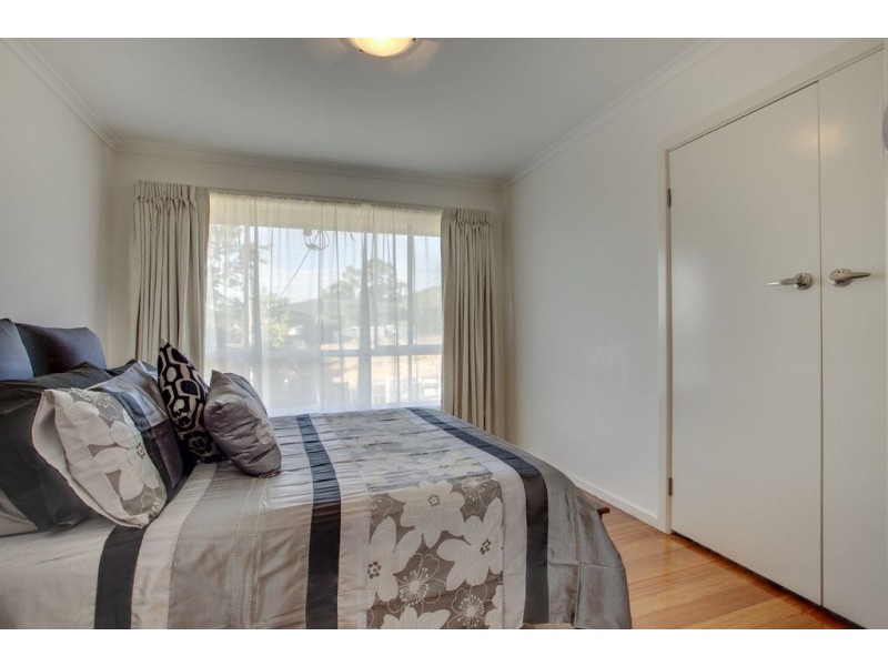 18 Roberts Street, Ferntree Gully VIC 3156