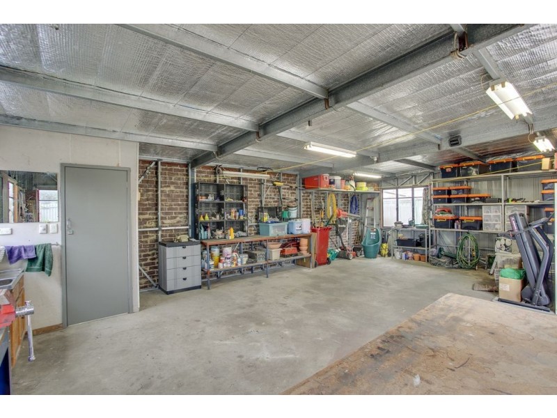 304 Colchester Road, Bayswater North VIC 3153