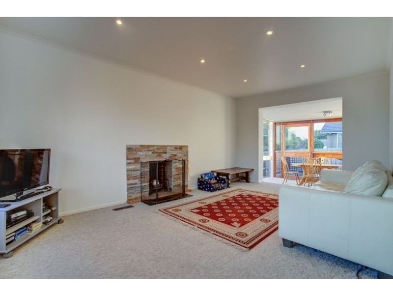 37 Veronica Street, Ferntree Gully VIC 3156