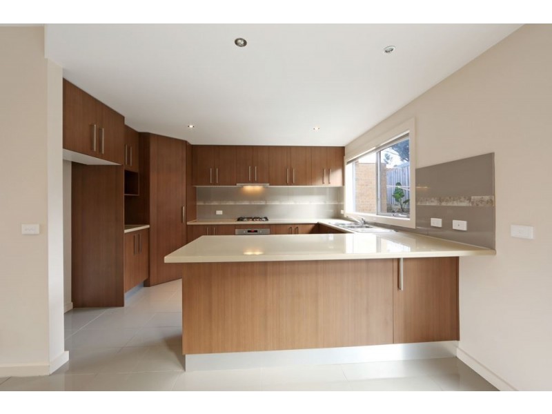 2/14 Stradbroke Road, Boronia VIC 3155