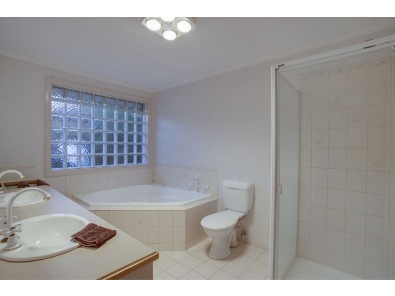 4 Handasyde Avenue, Kilsyth South VIC 3137