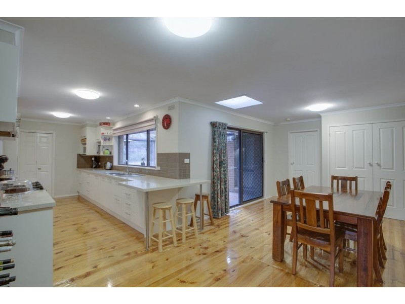 43 Bellbird Drive, Bayswater North VIC 3153