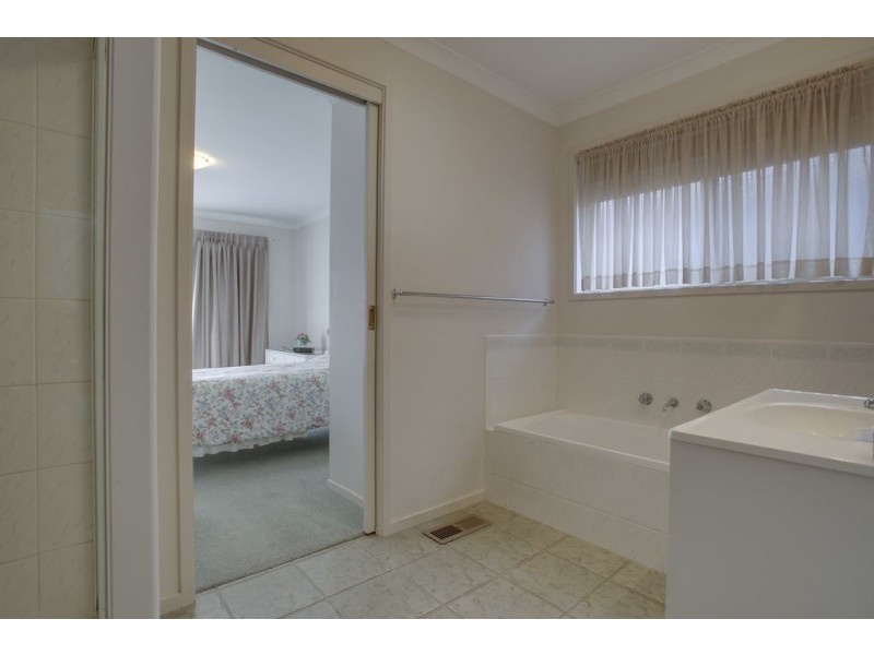 4/1 Ervin Road, Kilsyth VIC 3137