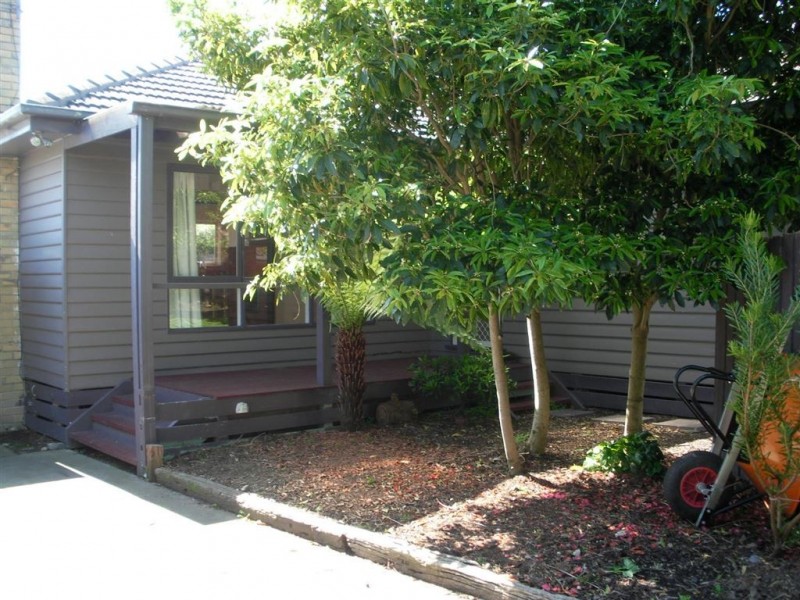 17 Hutton Avenue, Ferntree Gully VIC 3156