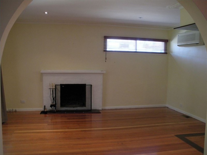 17 Hutton Avenue, Ferntree Gully VIC 3156