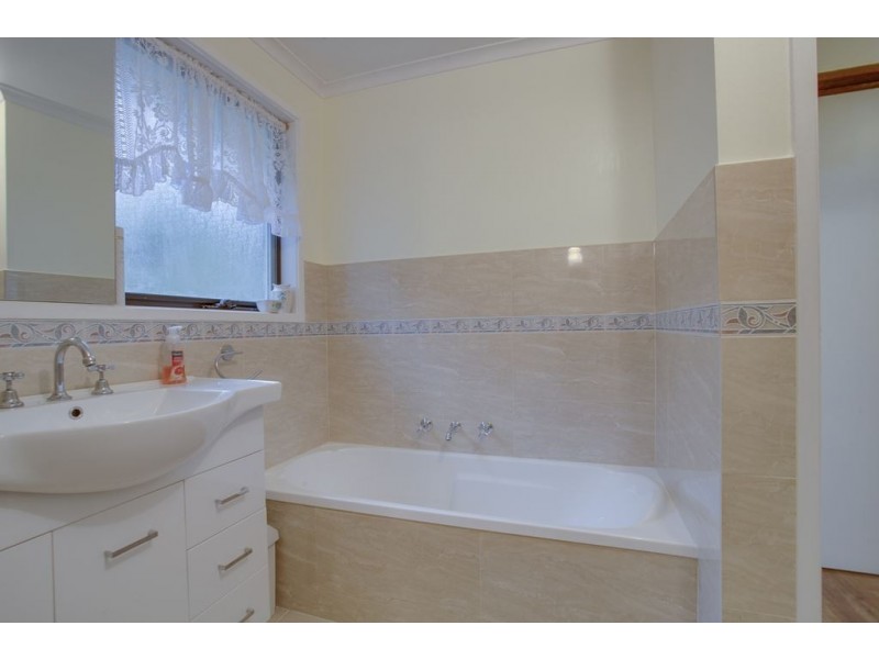 87 Quinn Crescent, Mount Evelyn VIC 3796