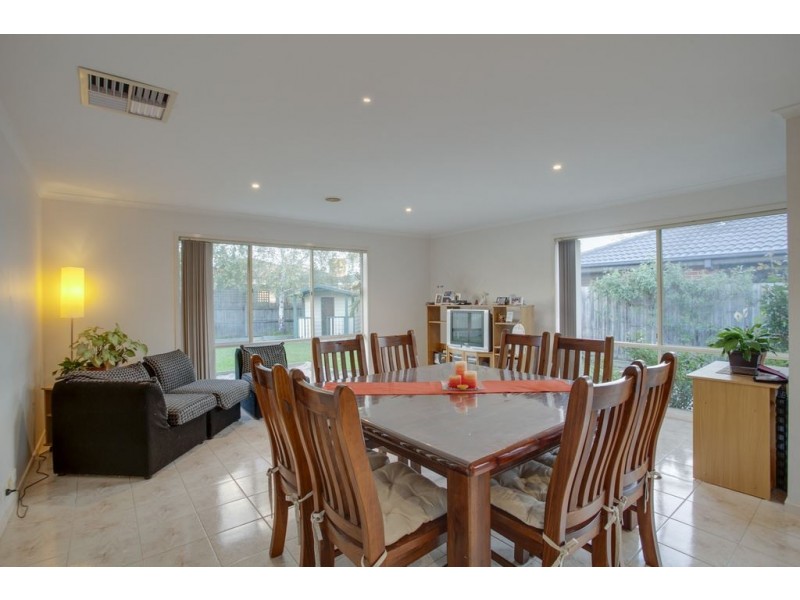 6 Lucy Hill Rise, Rowville VIC 3178