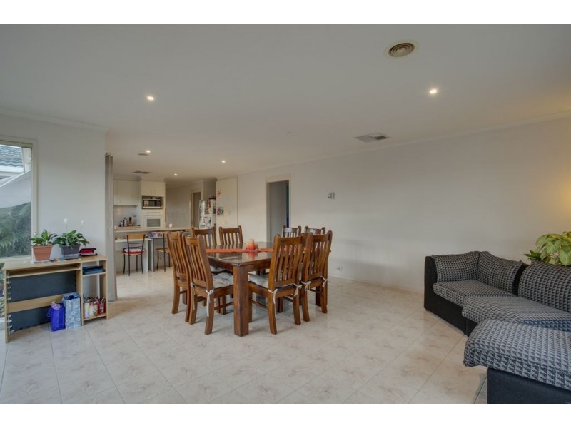 6 Lucy Hill Rise, Rowville VIC 3178