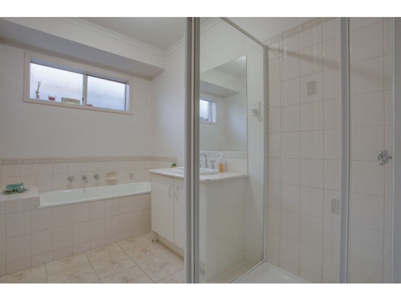 6 Lucy Hill Rise, Rowville VIC 3178