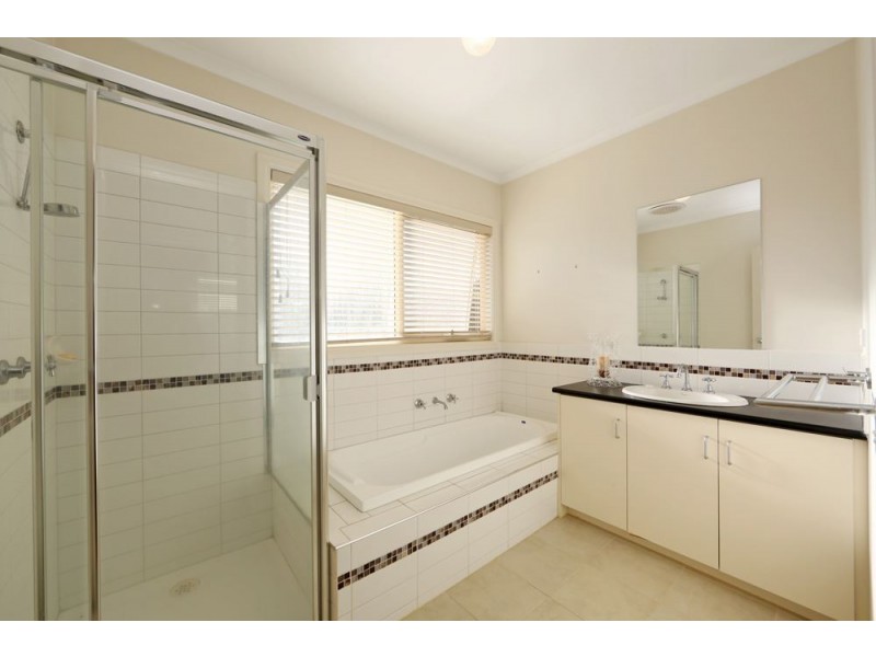 14/49 Democrat Drive, The Basin VIC 3154