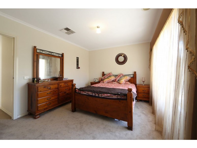 14/49 Democrat Drive, The Basin VIC 3154