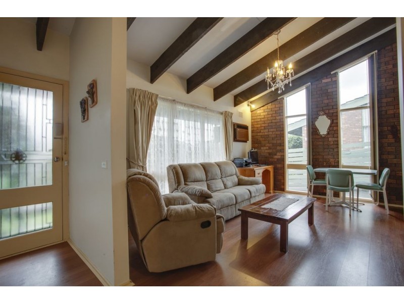1/2 Narcissus Avenue, Boronia VIC 3155