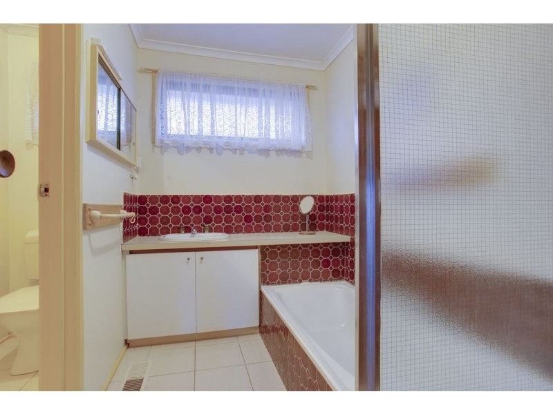 1/2 Narcissus Avenue, Boronia VIC 3155