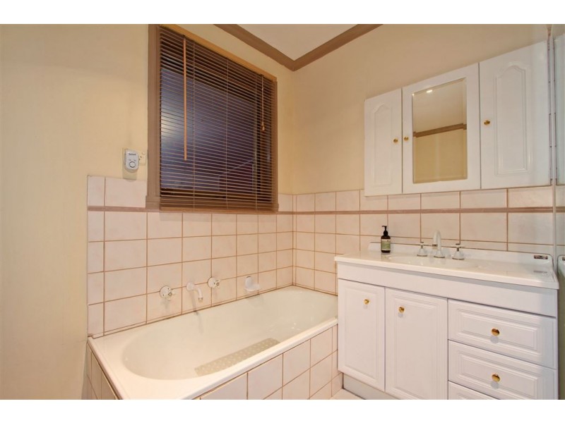 9 Waratah Avenue, Bayswater North VIC 3153