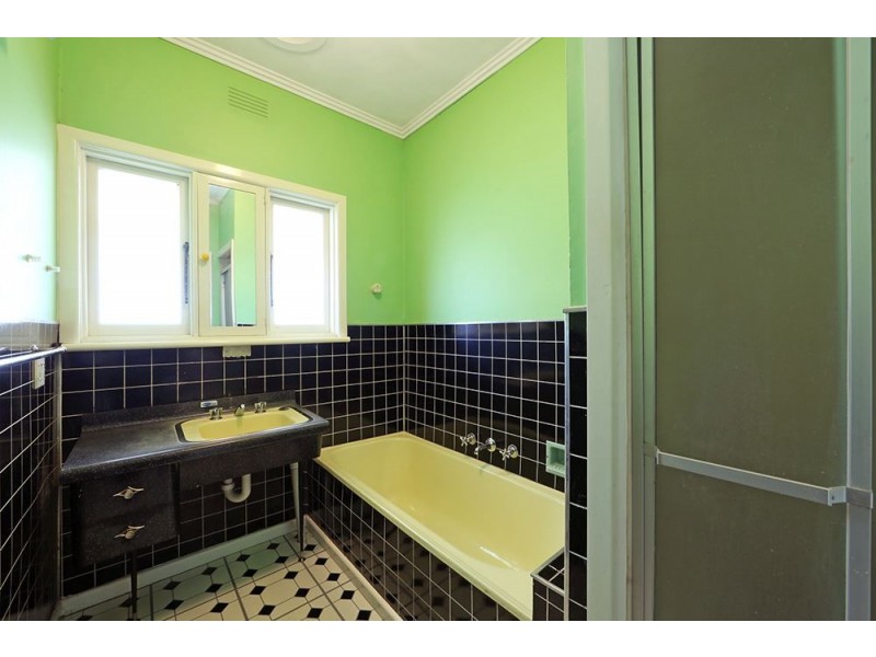 15 Falconer Road, Boronia VIC 3155