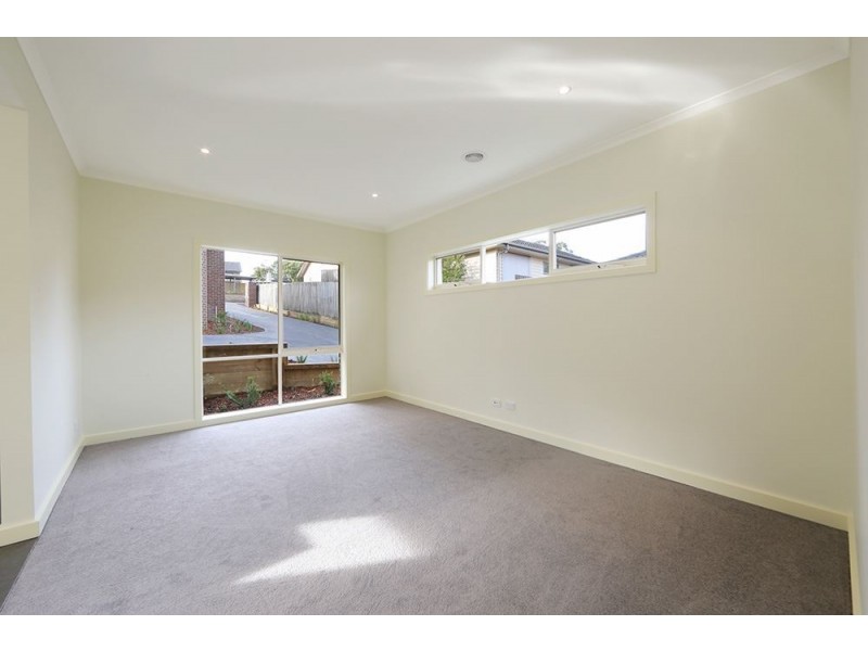 2/8 Valerie Street, Boronia VIC 3155