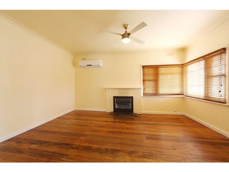 18 Stradbroke Road, Boronia VIC 3155