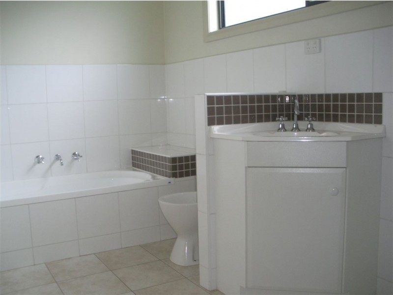 2B Newton Street, Ferntree Gully VIC 3156