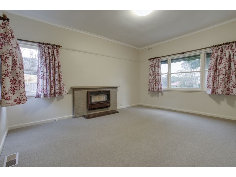 18 Dorothy Grove, Ferntree Gully VIC 3156