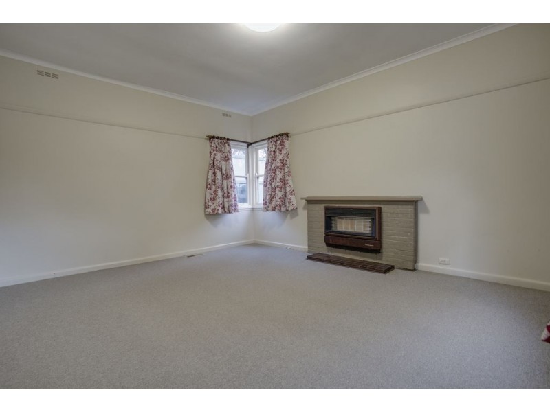 18 Dorothy Grove, Ferntree Gully VIC 3156