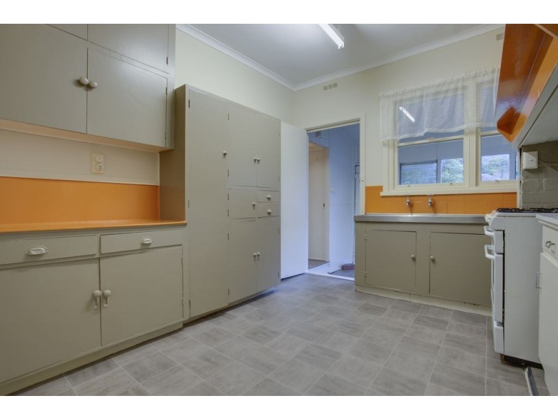 18 Dorothy Grove, Ferntree Gully VIC 3156