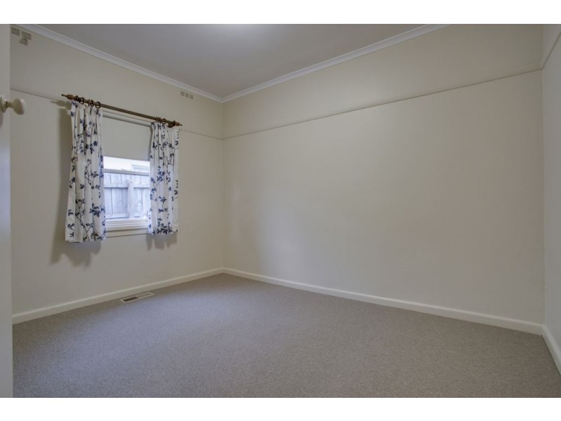 18 Dorothy Grove, Ferntree Gully VIC 3156