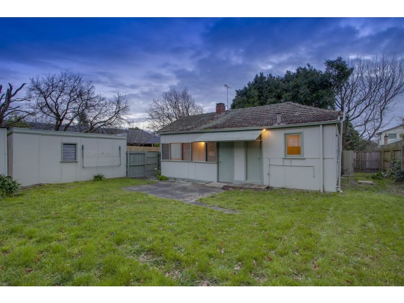 18 Dorothy Grove, Ferntree Gully VIC 3156