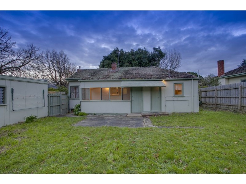 18 Dorothy Grove, Ferntree Gully VIC 3156