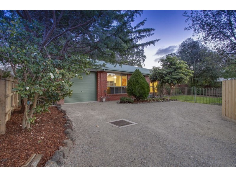 18A Sykes Avenue, Ferntree Gully VIC 3156