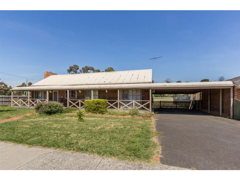 1 Lawless Drive, Cranbourne North VIC 3977