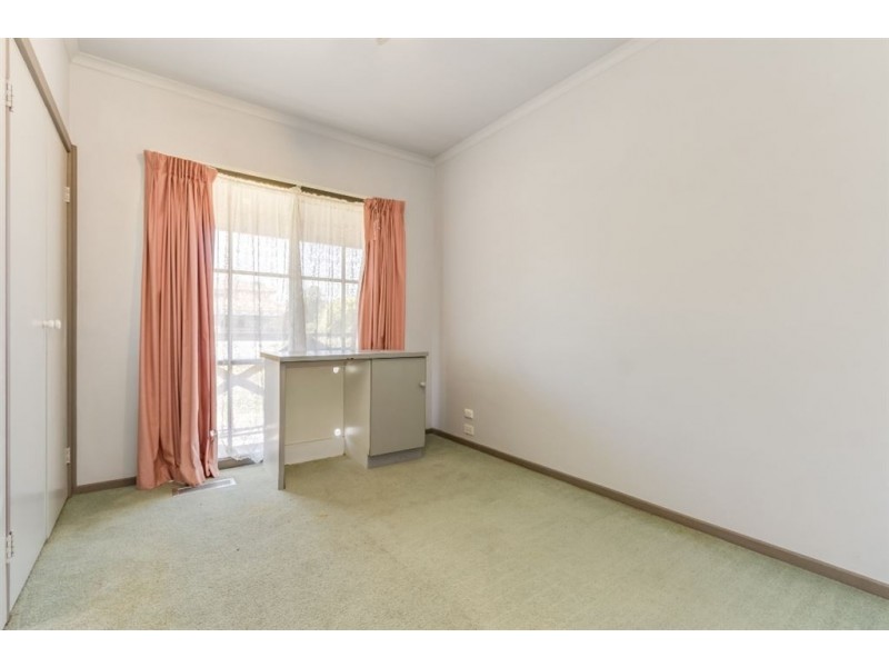 1 Lawless Drive, Cranbourne North VIC 3977