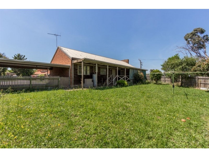 1 Lawless Drive, Cranbourne North VIC 3977